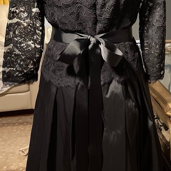 ADRIENNE PAPELL formal long black taffeta/ lace gown w/tulle skirt under dress - Picture 10 of 13